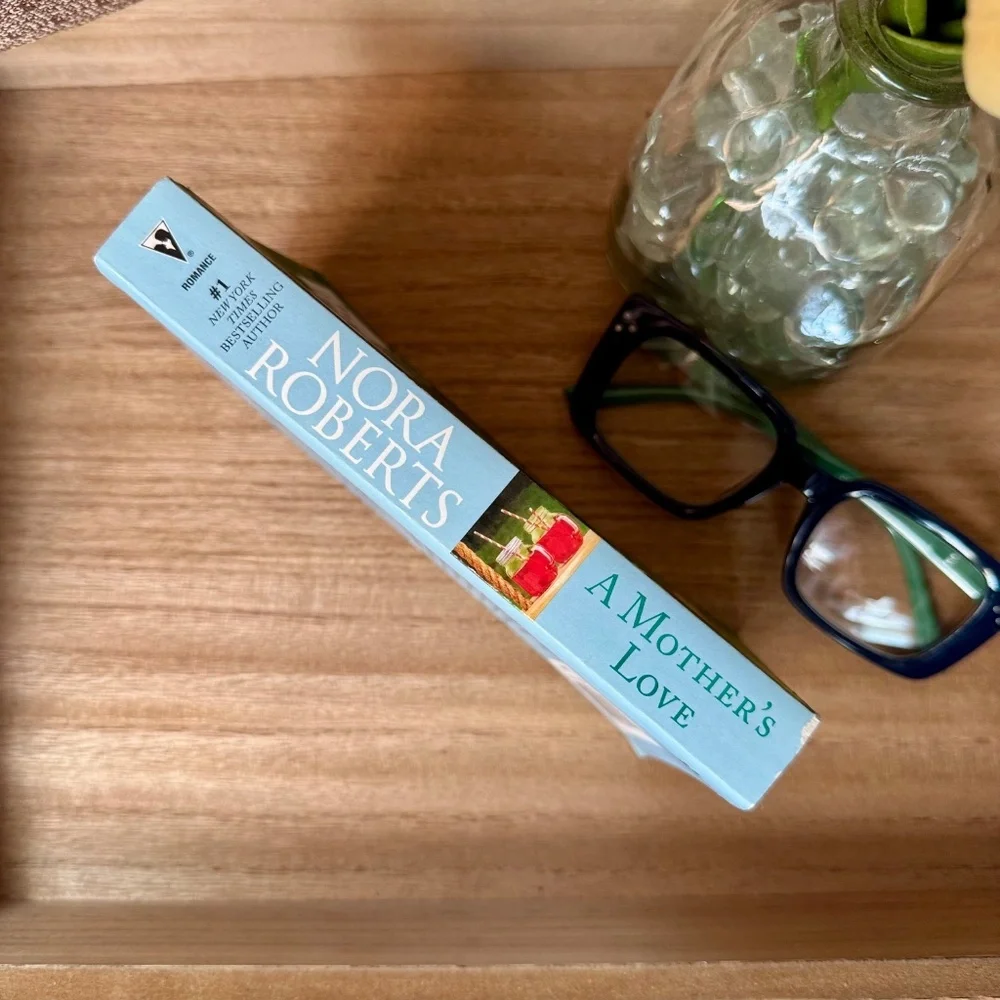 A Mother’s‎ Love by Nora Roberts Family & Heartwarming Women’s Fiction Paperback